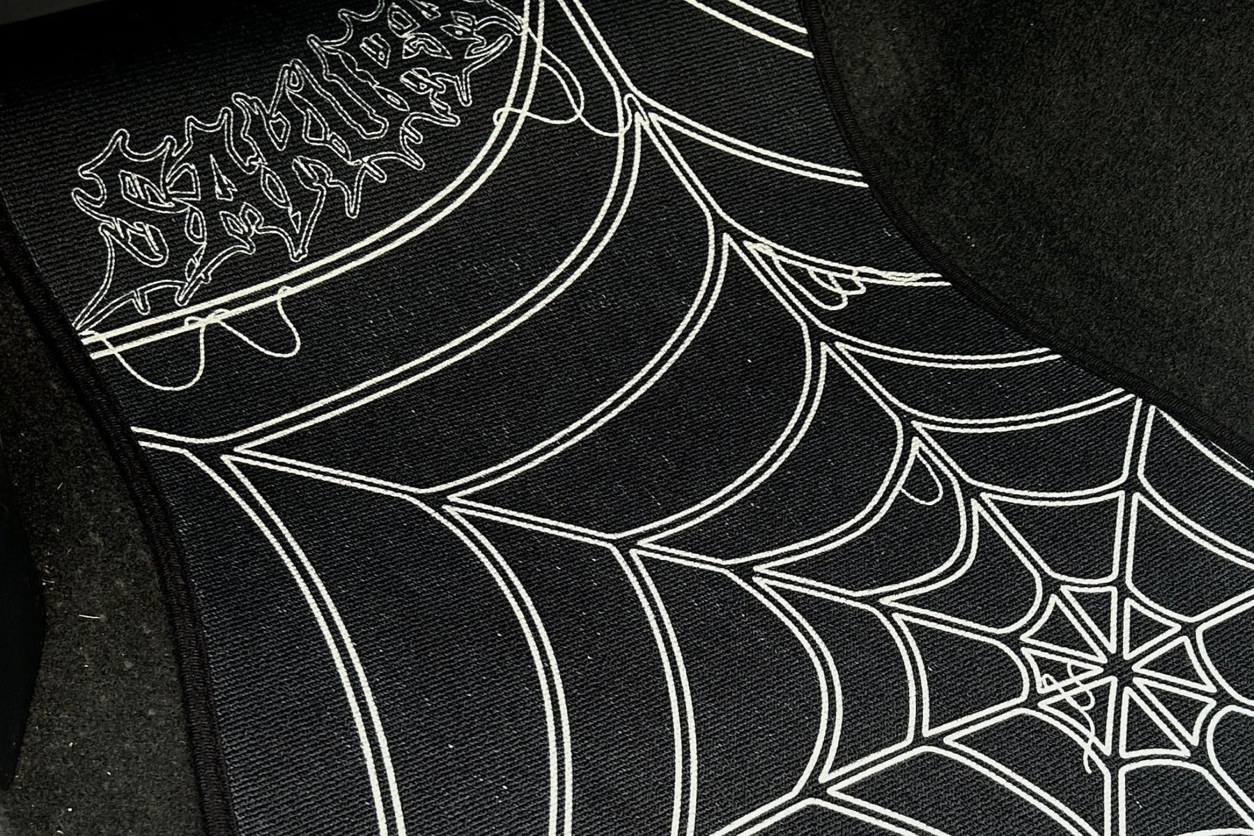 HALLOWEEN FLOOR MAT DROP